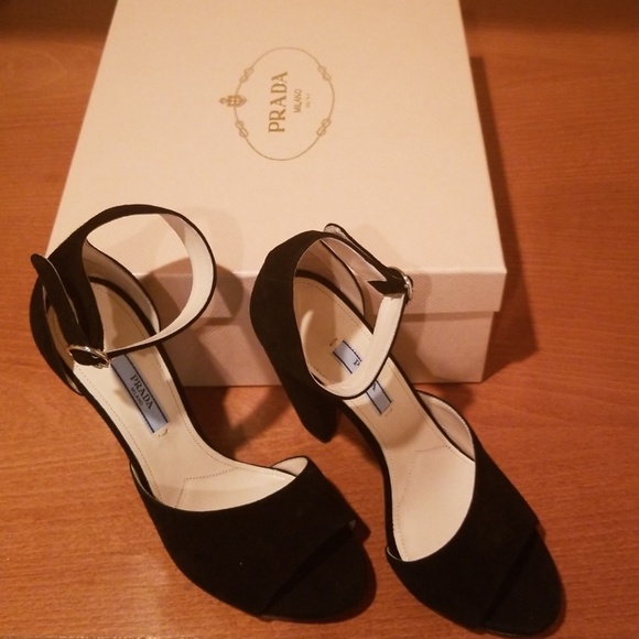 Shoes - Picture 4 of 4